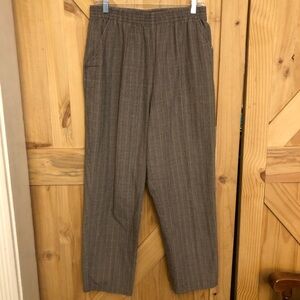 Chic Womens Plaid Pleated Dress Pants with Pockets and Elastic Waistband Size 16